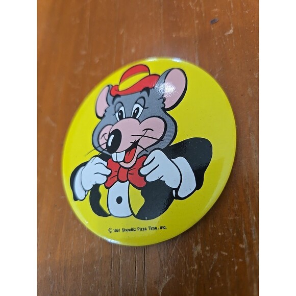 Vintage 1991 Chuck E. Cheese Showbiz Pizza Pin Pinback Button - Picture 3 of 5